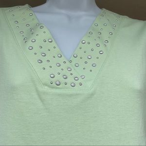 Karen Scott Studded V Neck tee - Sz Small